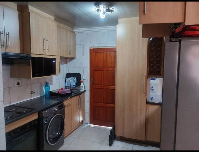 3 BEDROOM HOUSE FOR SALE IN THE ORCHARDS